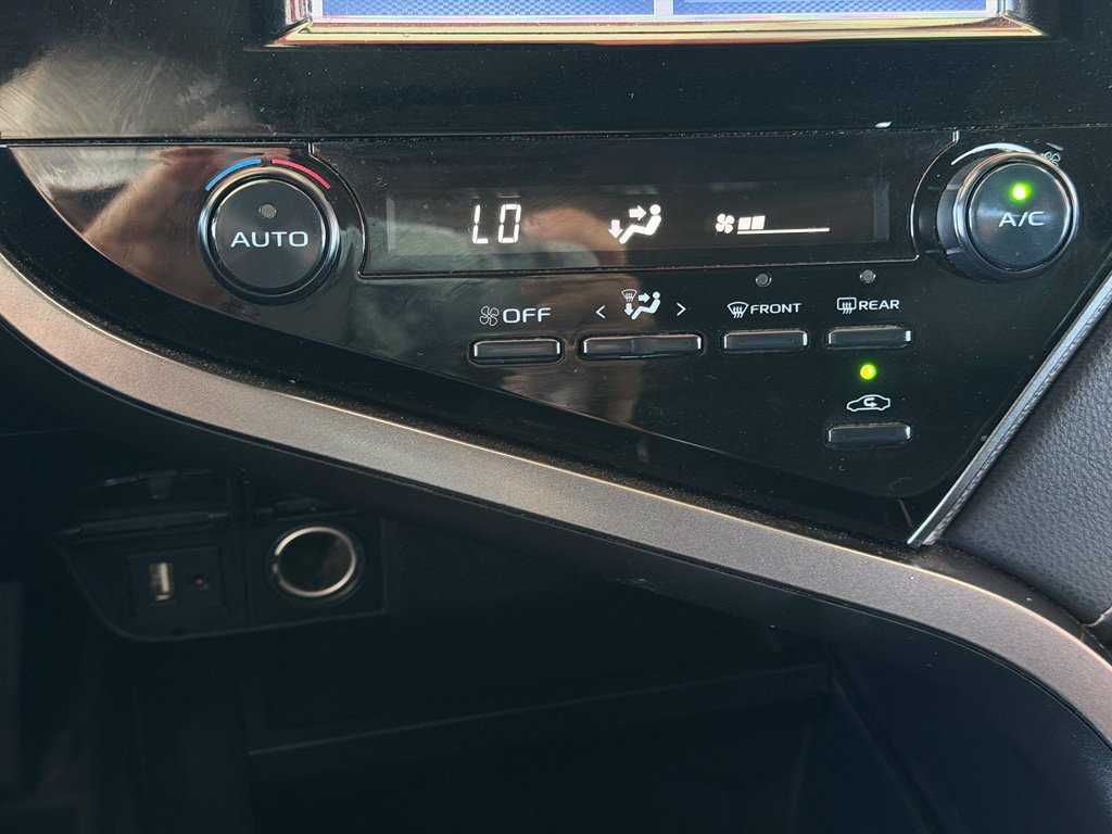 Used 2019 Toyota Camry SE w/ Protection Package (Q2) FWD image 29