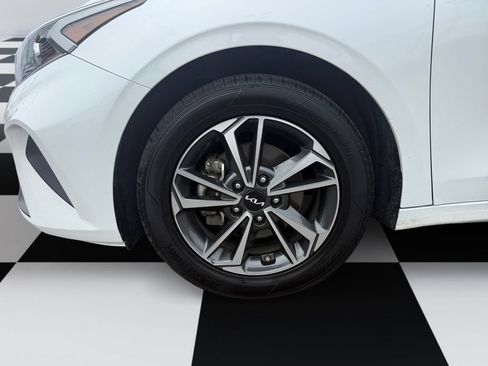 Used 2024 Kia Forte LXS FWD image 14