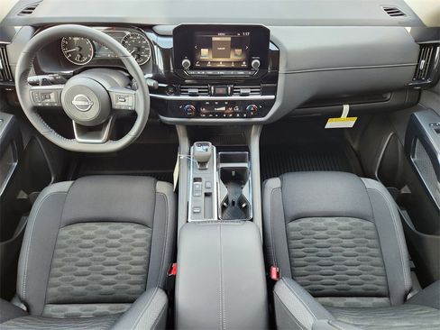 New 2025 Nissan Pathfinder SV image 18