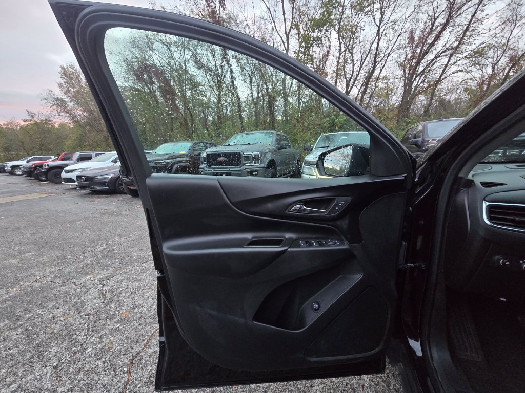 Used 2024 Chevrolet Equinox LT FWD image 26