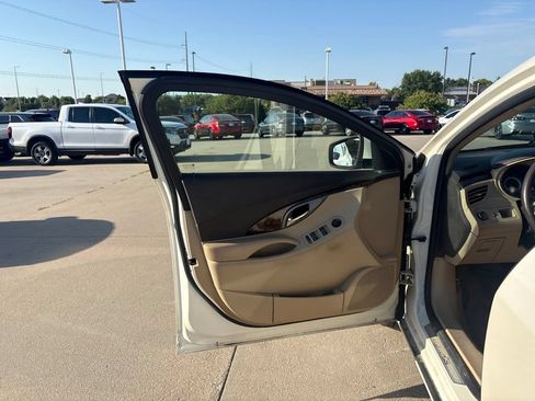 Used 2012 Buick LaCrosse Leather FWD image 9