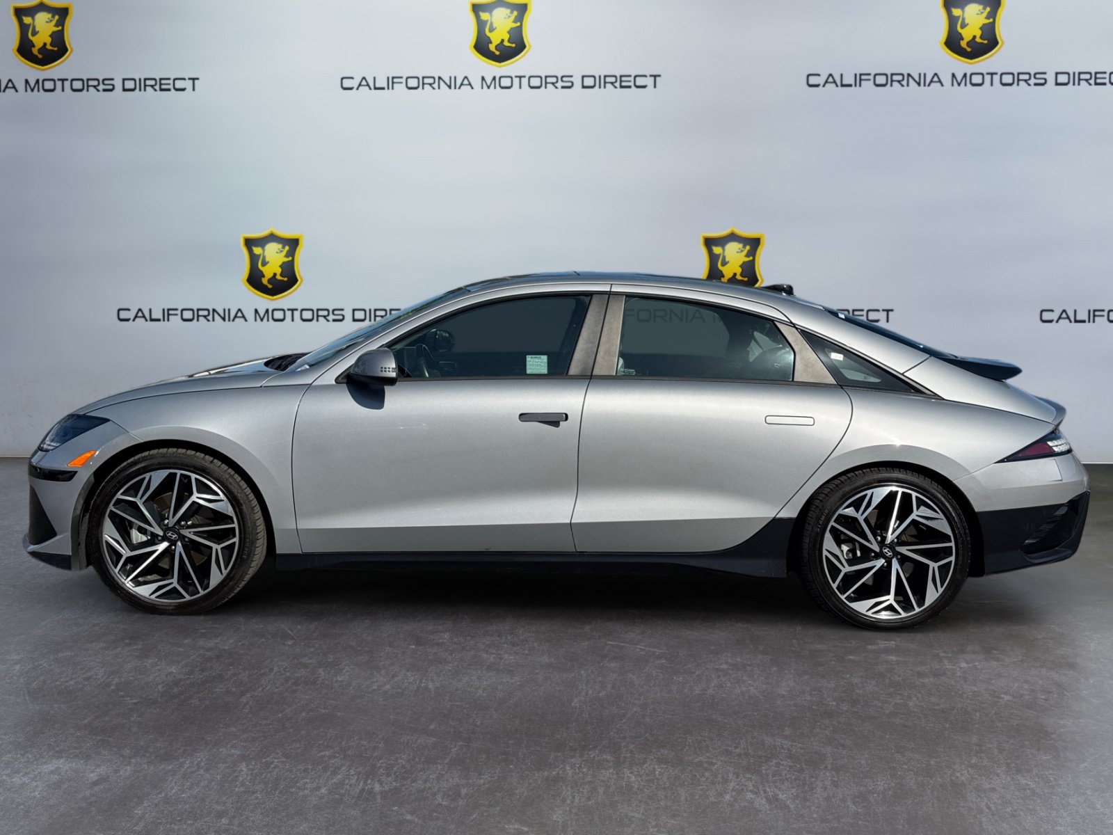Used 2023 Hyundai Ioniq 6 SEL RWD image 2