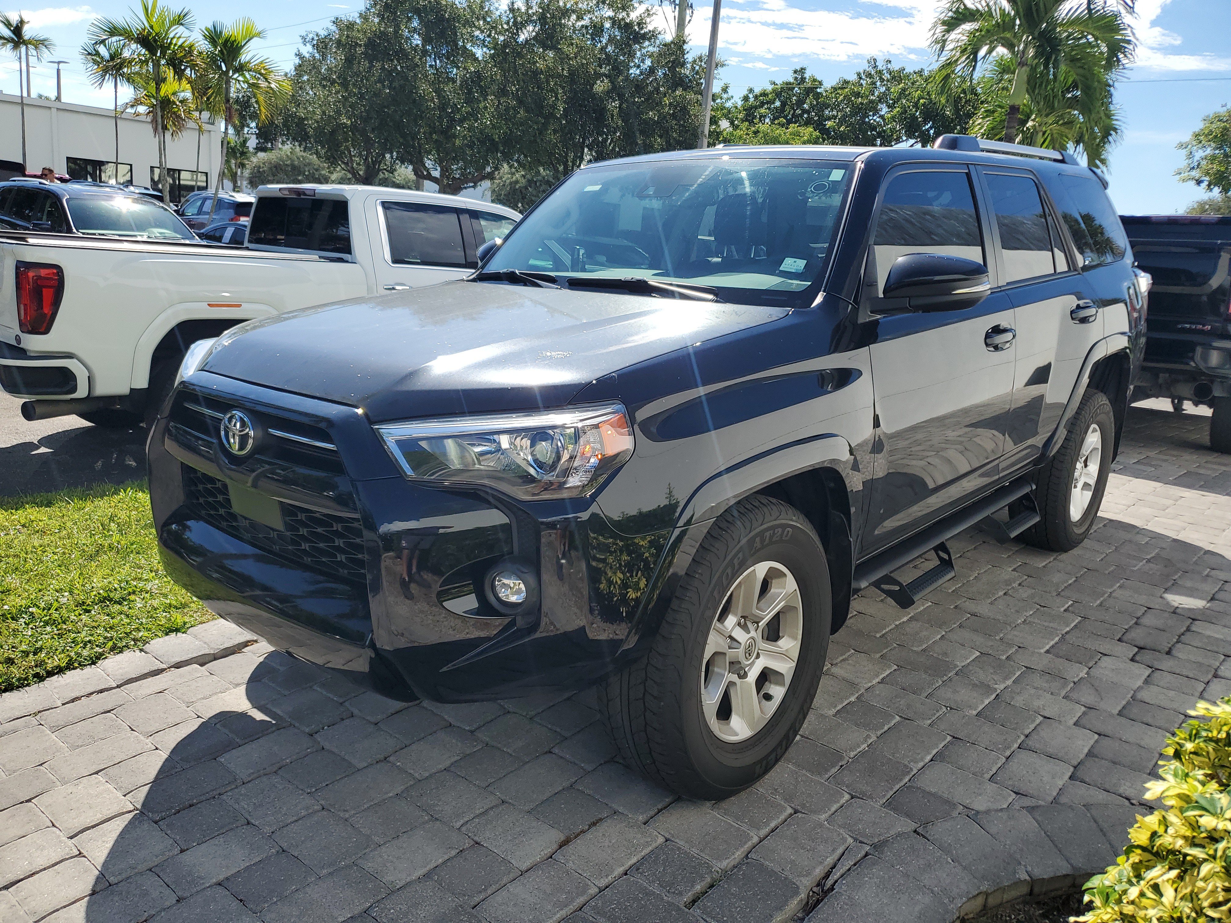 Used 2022 Toyota 4Runner SR5 Premium w/ Moonroof Package RWD image 3