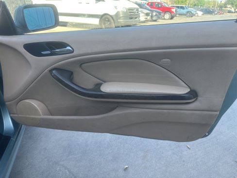 Used 2003 BMW 330Ci Convertible image 16