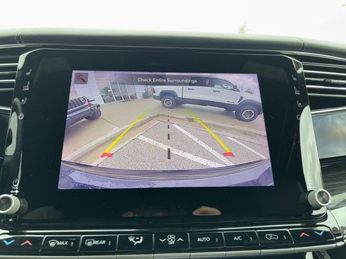 Used 2022 Jeep Wagoneer Series III w/ Premium Group I AWD/4WD image 66