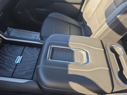 Used 2023 GMC Yukon XL Denali image 27