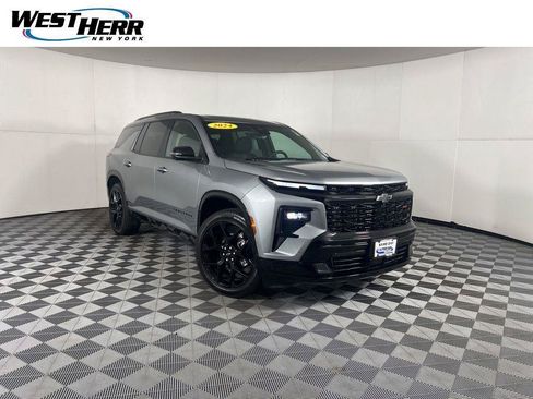 Used 2024 Chevrolet Traverse RS FWD image 1