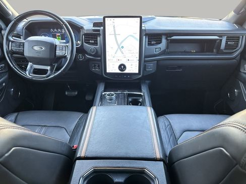 Used 2023 Ford Expedition Platinum image 13