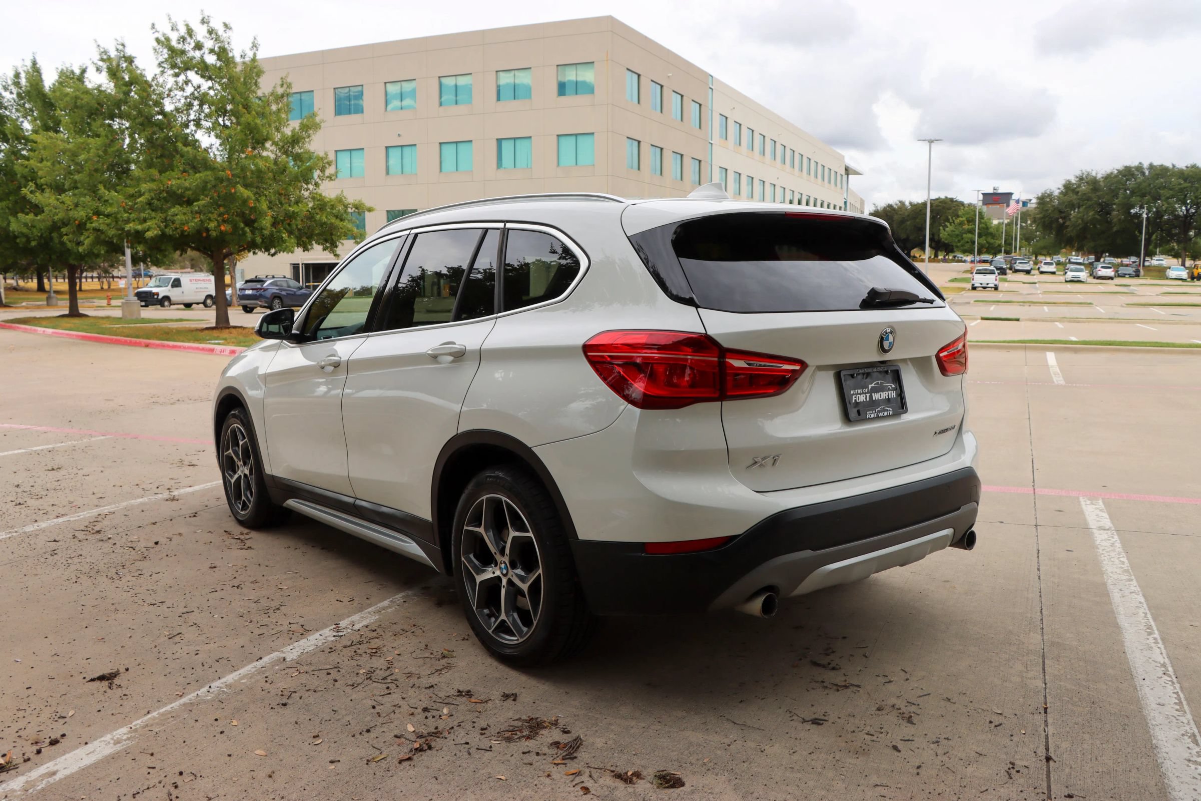 Used 2018 BMW X1 xDrive28i AWD/4WD image 5