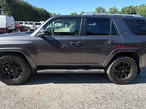 Used 2017 Toyota 4Runner SR5 Premium RWD image 11