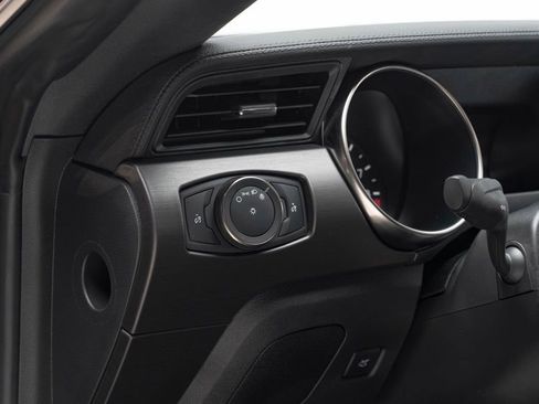 Used 2018 Ford Mustang Shelby GT350R w/ Equipment Group 920A image 17