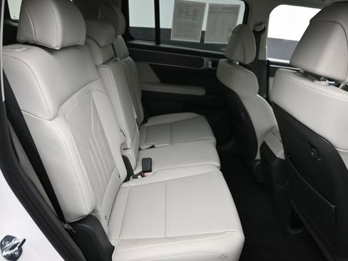 Used 2026 Hyundai Santa Fe SEL image 9