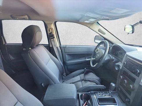 Used 2008 Jeep Grand Cherokee Laredo AWD/4WD image 4
