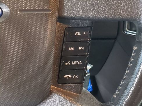 Used 2010 Ford Edge Limited FWD image 29