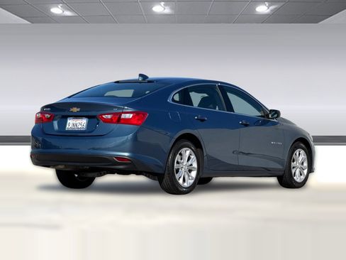 Used 2024 Chevrolet Malibu LT image 3