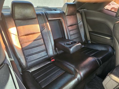Used 2014 Dodge Challenger SXT RWD image 19