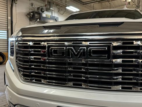 Used 2023 GMC Sierra 1500 Denali w/ Denali Reserve Package image 11