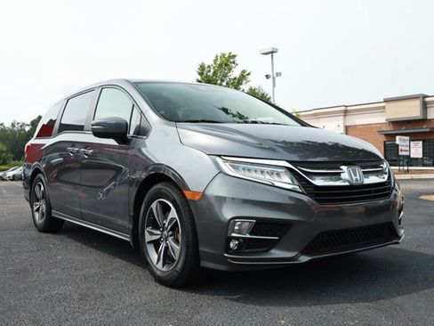 Used 2018 Honda Odyssey Touring image 3