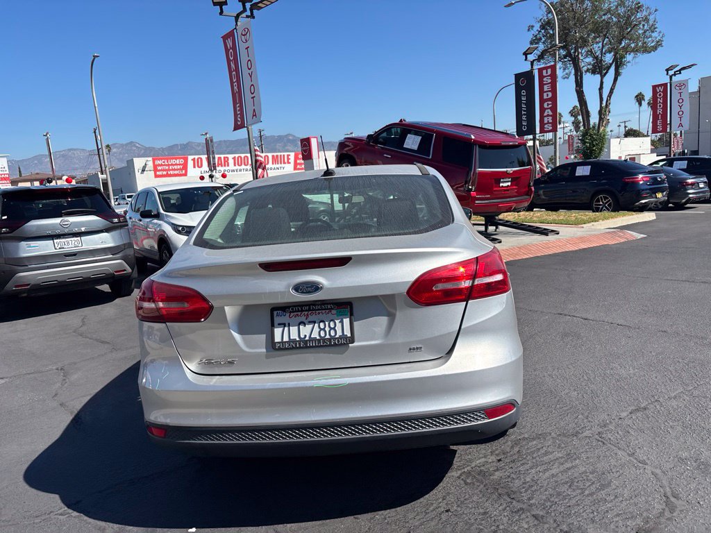 Used 2015 Ford Focus SE FWD image 4