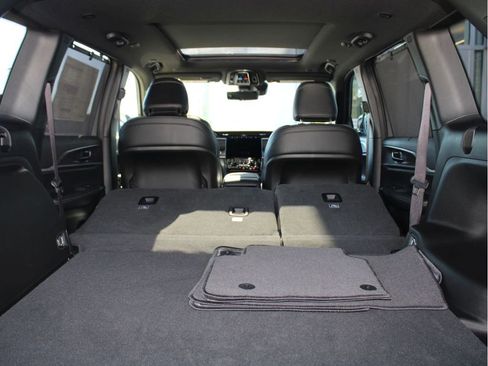 New 2025 Jeep Grand Cherokee Limited w/ Luxury Tech Group II image 36