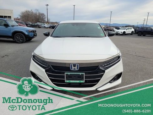 Used 2022 Honda Accord Sport image 4