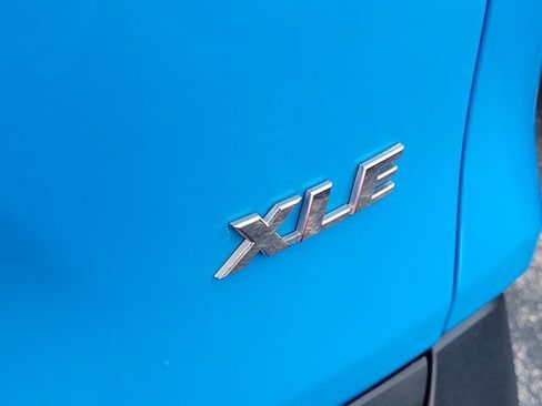 Used 2020 Toyota RAV4 XLE FWD image 5