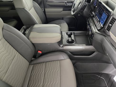 New 2026 Chevrolet Silverado 2500 ZR2 AWD/4WD image 16