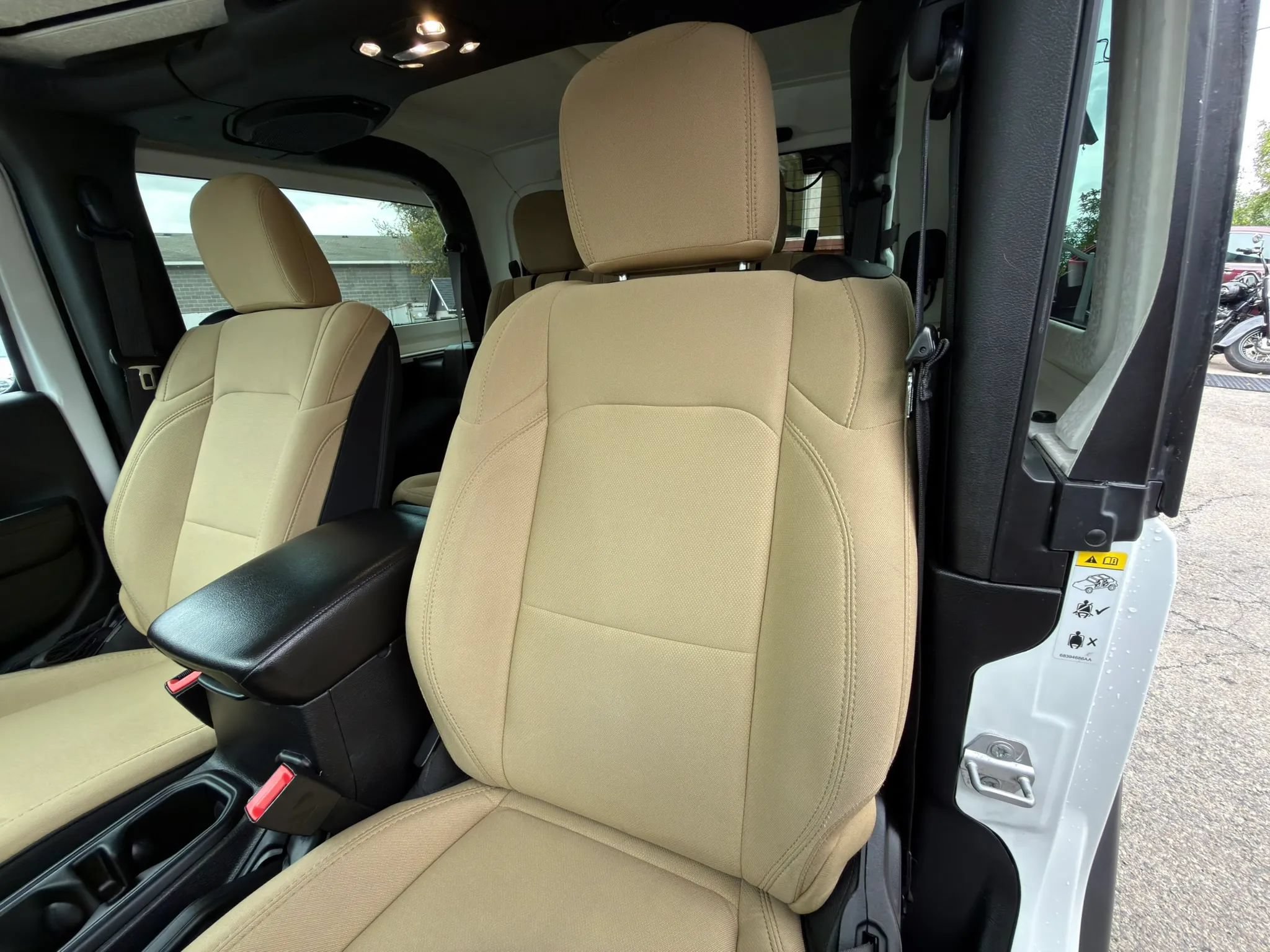 Used 2019 Jeep Wrangler Sport AWD/4WD image 38