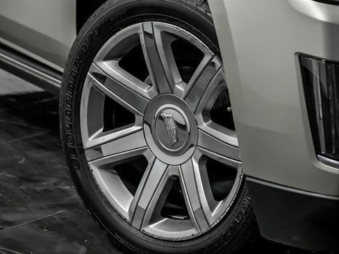 Used 2015 Cadillac Escalade Premium image 3