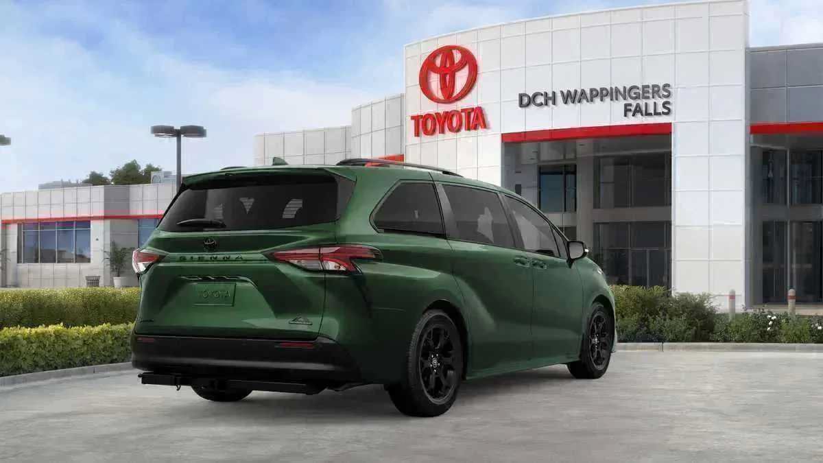 New 2026 Toyota Sienna XLE Woodland Edition AWD/4WD image 10