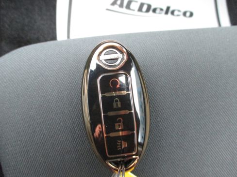 Used 2022 Nissan Frontier SV w/ Technology Package image 21