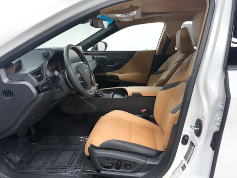 New 2025 Lexus ES 350 w/ Luxury Package image 4