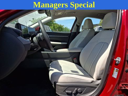 Used 2025 Hyundai Sonata SEL FWD image 12