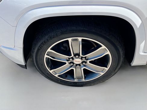 Used 2017 GMC Acadia Denali w/ Technology Package AWD/4WD image 35
