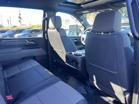 Used 2025 Chevrolet Silverado 2500 ZR2 w/ Technology Package AWD/4WD image 31