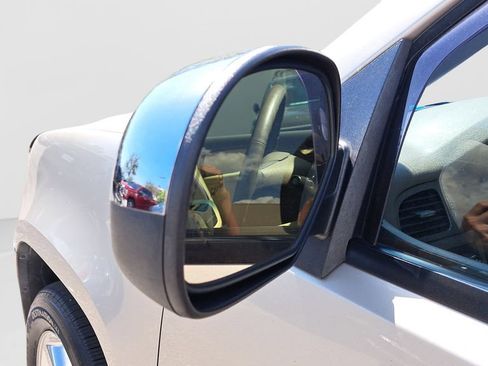 Used 2013 Chevrolet Suburban LTZ image 17