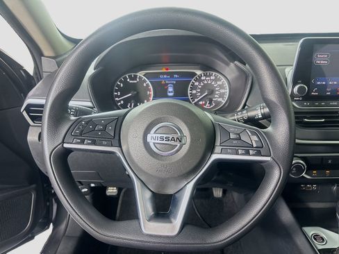 Used 2019 Nissan Altima 2.5 S FWD image 11