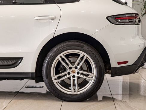 Used 2024 Porsche Macan AWD/4WD image 8