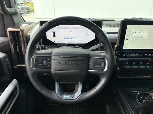 Used 2024 GMC Hummer EV 2X w/ Extreme Off-Road Package AWD/4WD image 15