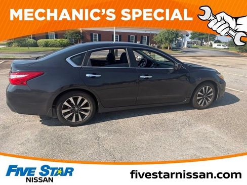 Used 2017 Nissan Altima 2.5 SV FWD image 7