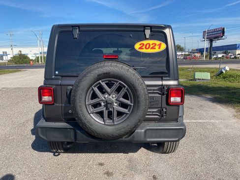Used 2021 Jeep Wrangler Unlimited Sport image 4