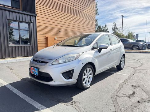 Used 2012 Ford Fiesta SE FWD image 1
