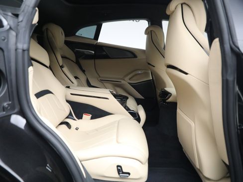 Certified 2024 Ferrari Purosangue AWD/4WD image 23