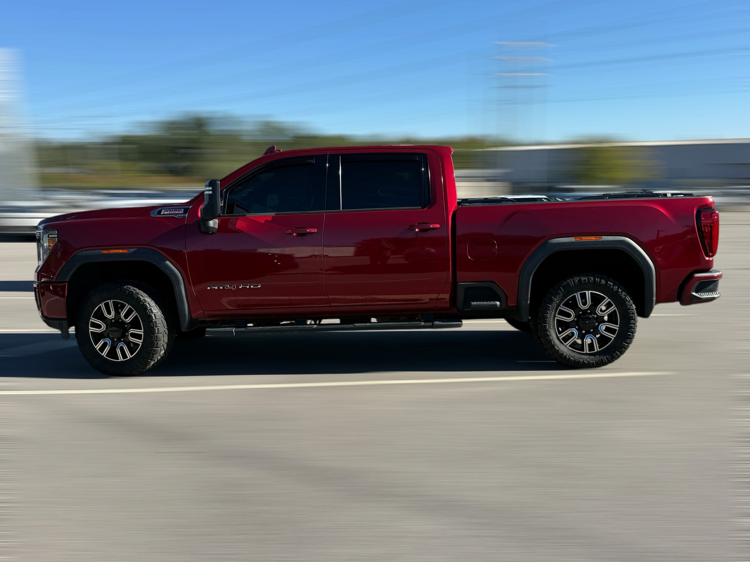 Used 2020 GMC Sierra 2500 AT4 w/ AT4 Premium Package AWD/4WD image 2
