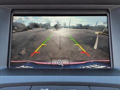 Used 2019 Ford Edge SE image 13