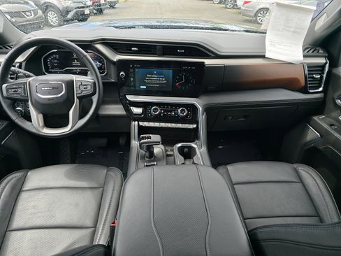 Used 2023 GMC Sierra 1500 Denali w/ Technology Package AWD/4WD image 18