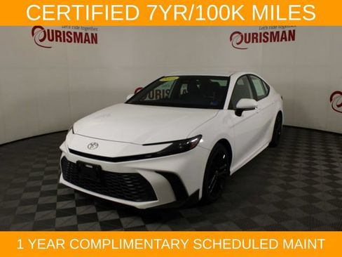 Used 2025 Toyota Camry SE FWD image 1