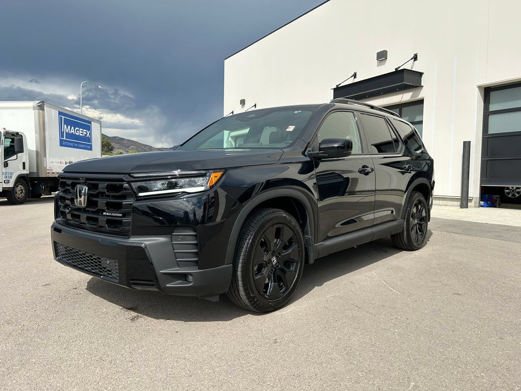 Used 2026 Honda Pilot Black Edition image 2