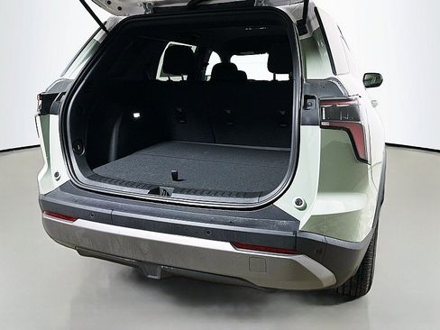 Used 2025 Chevrolet Equinox LT AWD/4WD image 23