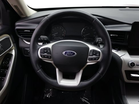 Used 2020 Ford Explorer XLT RWD image 29